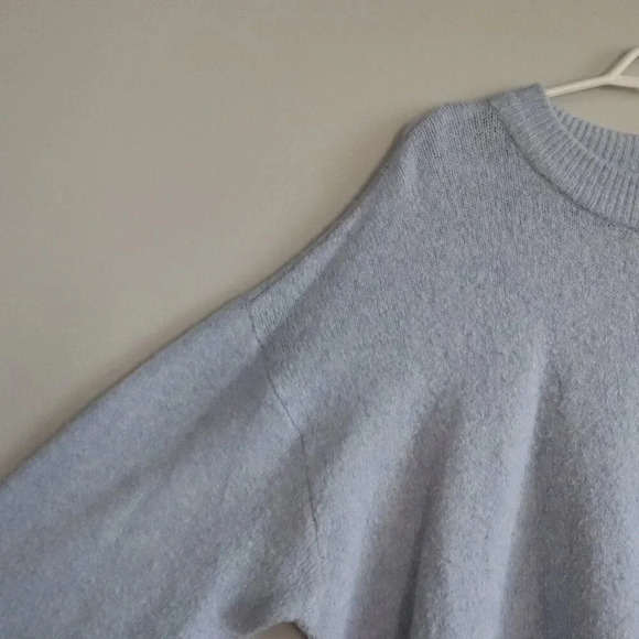 H&M‎ Blue Women's Oversized Small Wool Knit Stretch Crewneck Long Sleeve Sweater - Picture 3 of 9